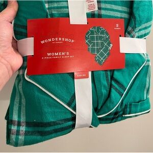 Women’s wonder shop brand pajamas (set)☝️❤️